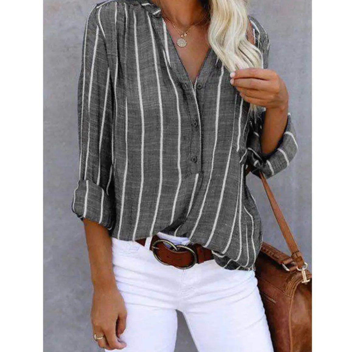 Maas & Mode® | ELEGANTE GESTREEPTE BLOUSE