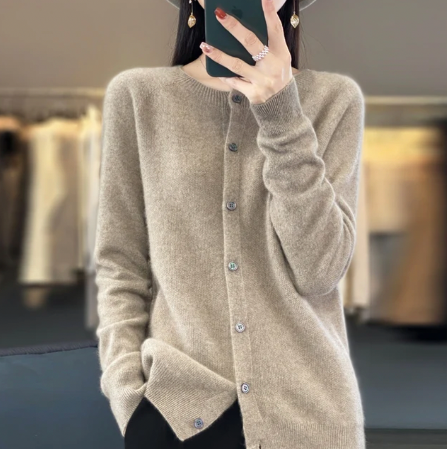 Maas & Mode | Elegante Knoopjes Cardigan