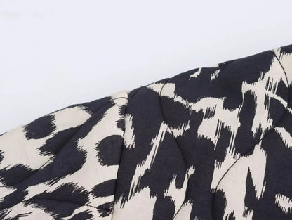 Maas & Mode® | Modieuze Bedrukte Herfst Jas