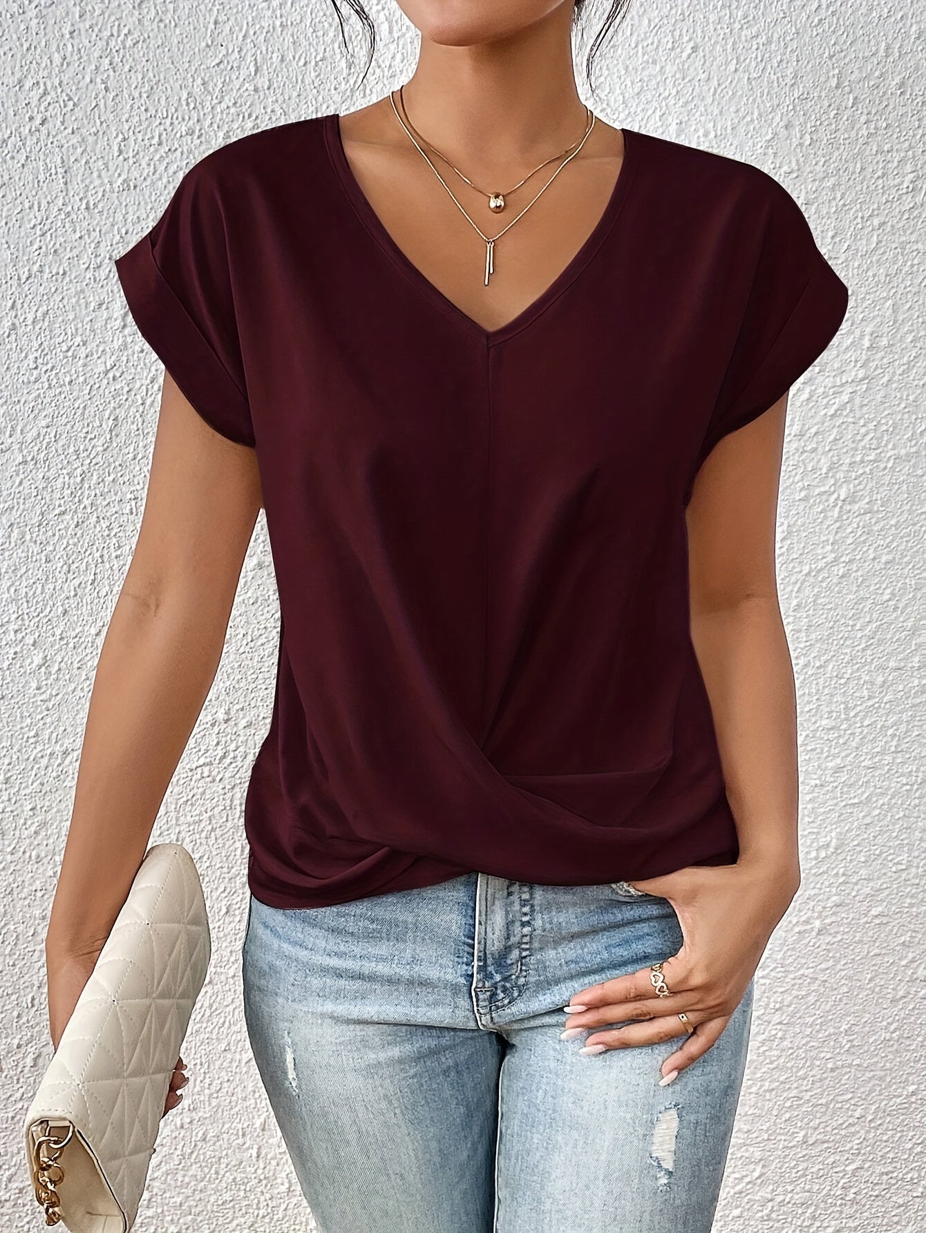 Maas & Mode® | Cleo™  Casual T-shirt met sweetheart halslijn