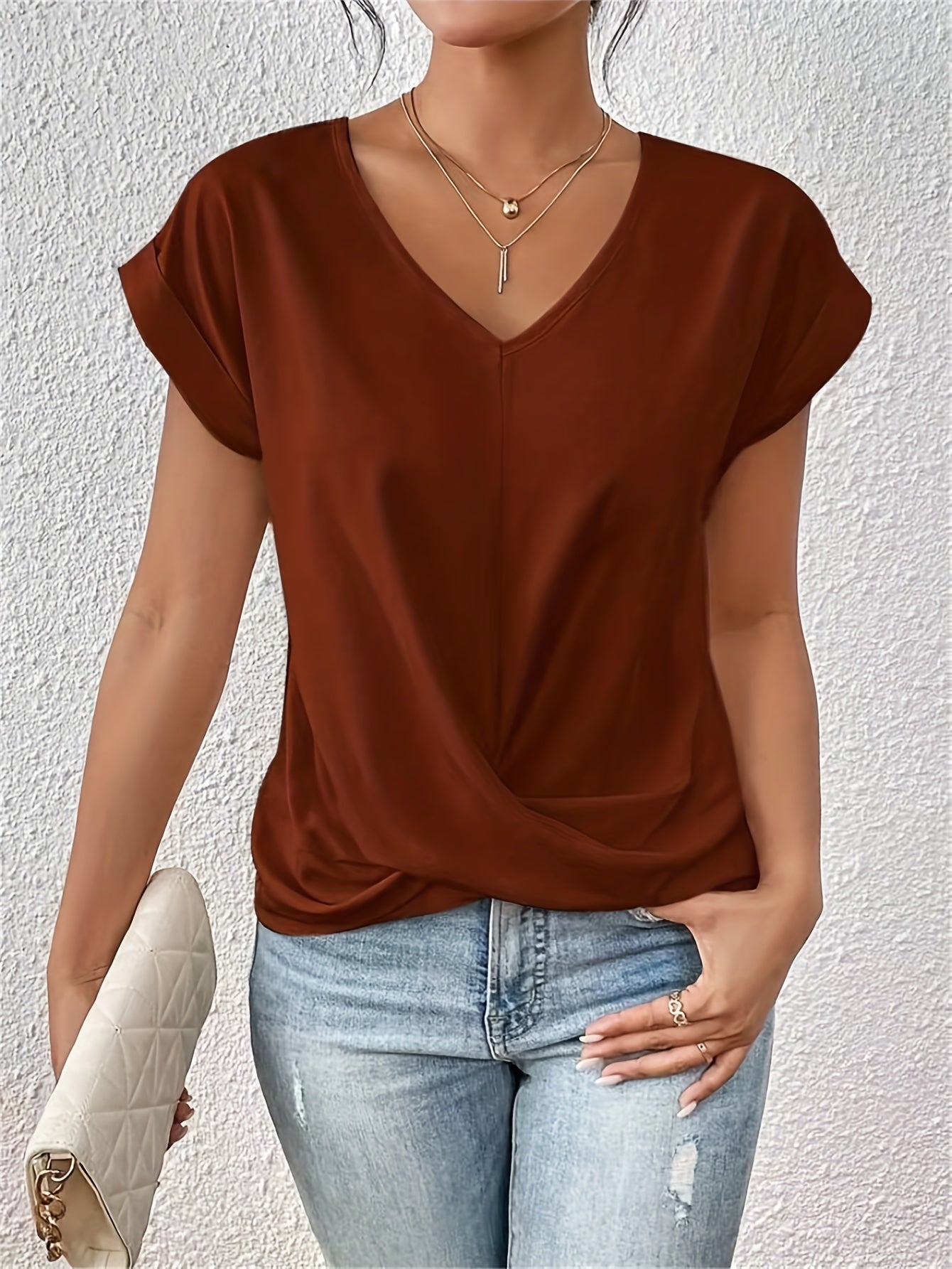 Maas & Mode® | Cleo™  Casual T-shirt met sweetheart halslijn