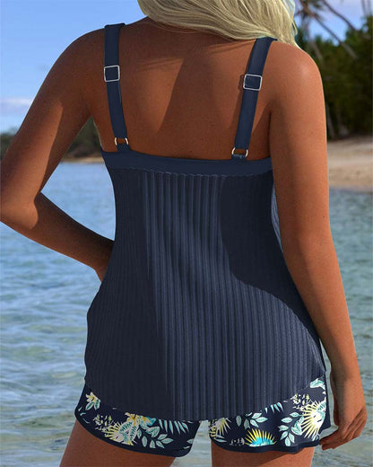 Lana - Gestreepte tankini met strandshort in twee delen