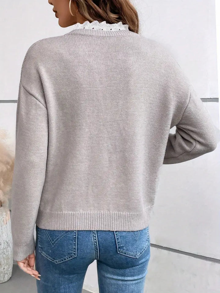 Maas & Mode | Chique Gebreide Trui met Elegante Kantkraag