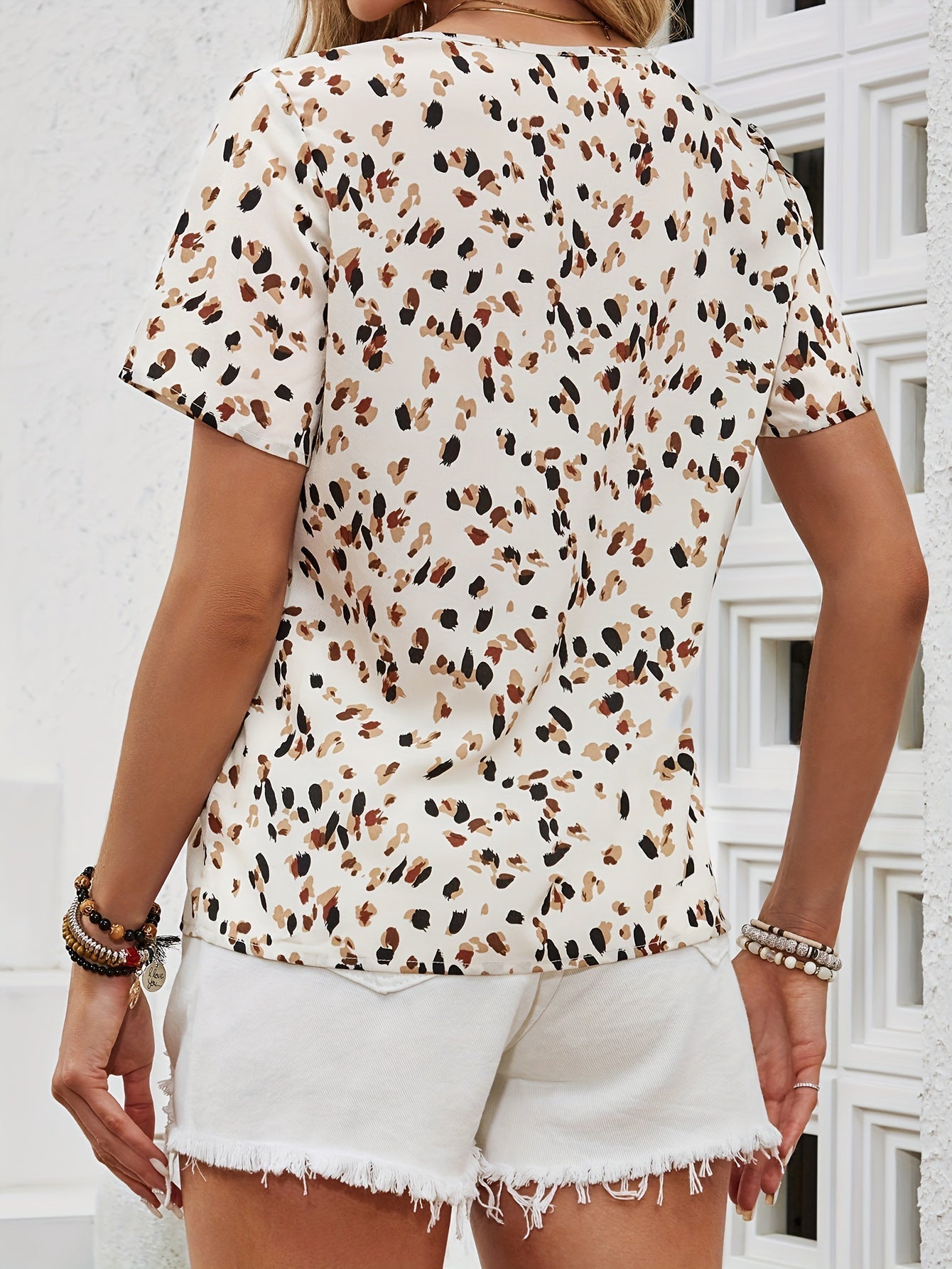 Maas & Mode® | Léa™  Klassieke Zomerblouse met Unieke Print
