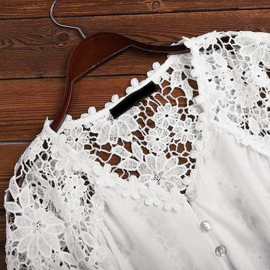 Maas & Mode® | SARA - Floral Lace Blouse